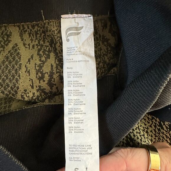 Fabletics Black & Gold Snake Print Ankle Leggings Wide Black Waistband S - Picture 10 of 12